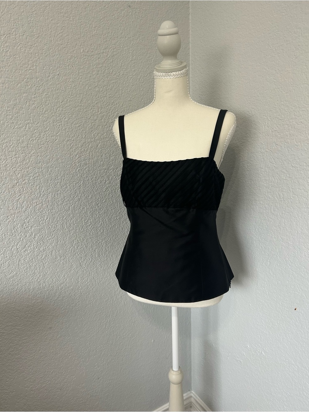Dana Buchman Black 100% Silk Corset Camisole Top Size 6